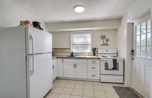Bokeelia Casa | 1 Mi to Boat Ramp: Bokeelia Home w/ Screened Patio
