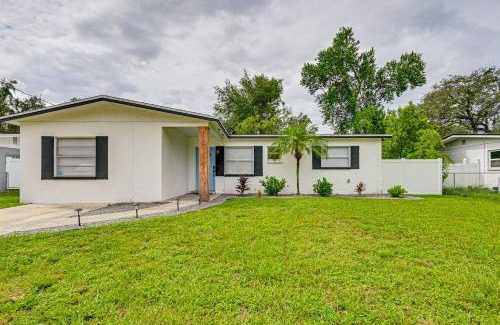 Terrace Park Casa | 1 Mi to Busch Gardens Modern Home with Private Yard