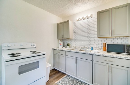 Sallisaw Cabaña | < 1 Mi to Cherokee Casino Sallisaw! Home Near I-40