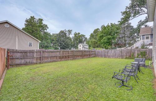 Issue Casa | 1 Mi to Colonial Beach Boardwalk! Cozy Family Home