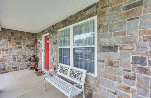 Issue Casa | 1 Mi to Colonial Beach Boardwalk! Cozy Family Home