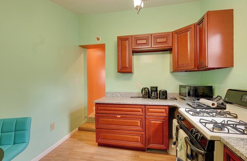 Wilmington Casa | 1 Mi to Downtown: Colorful Wilmington Townhome!