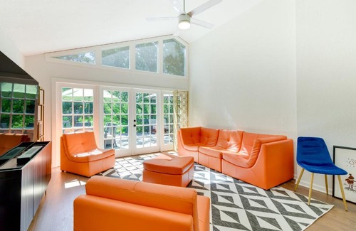 Lawsona - Fern Creek Casa | 1 Mi to Downtown Orlando Home with Fenced Yard!