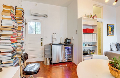 Downtown Sacramento Apartamento | 1 Mi to Downtown: Walkable Studio in Sacramento