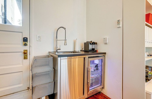 Downtown Sacramento Apartamento | 1 Mi to Downtown: Walkable Studio in Sacramento