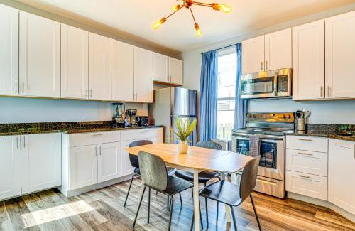 Babe Denny Casa | 1 Mi to Dtown and Lucas Oil Stadium Home in Indy!