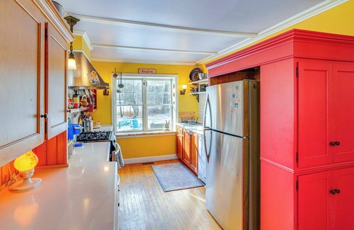 Williamstown Casa | 1 Mi to Dtwn: Beautiful Home in Williamstown!