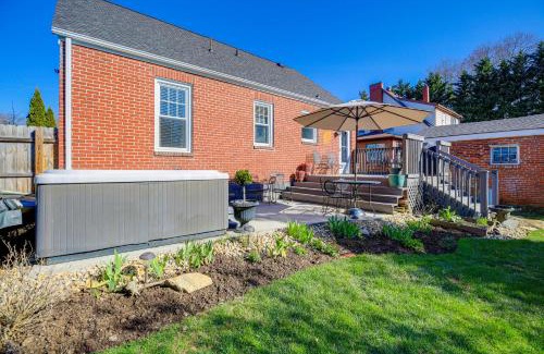 Bristol Casa | 1 Mi to Dtwn Bristol Cottage with Hot Tub and Grill!
