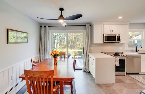 Glendale Cabaña | 1 Mi to Dtwn: Cottage w/ Large Yard in Stockbridge