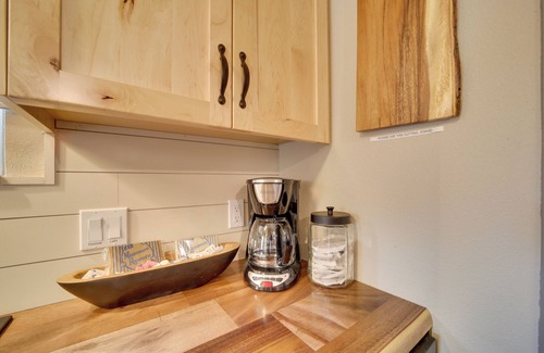 Clarkdale Cabaña | < 1 Mi to Dtwn: Home w/ Deck in Clarkdale!