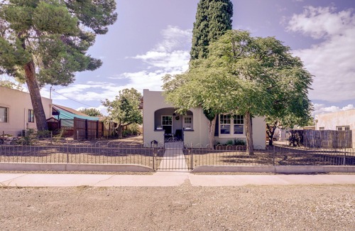 Clarkdale Cabaña | < 1 Mi to Dtwn: Home w/ Deck in Clarkdale!