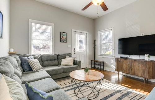 Downtown Casa | 1 Mi to Dtwn Home with Backyard in Raleigh!