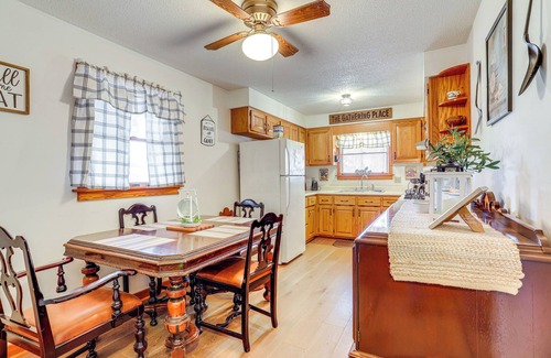 Mountain View Casa | 1 Mi to Dtwn Mountain View: Home w/ Deck