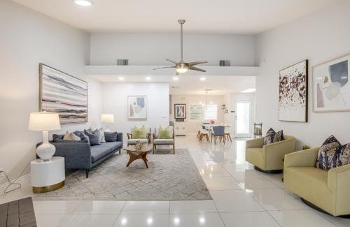 Tahquitz River Estates Casa | 1 Mi to Dtwn Palm Springs Home with Fire Pit!