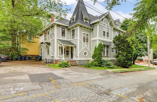 College Hill Condominio | 1 Mi to Dtwn Providence: East Side Retreat!