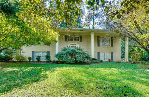 Clinton Casa | 1 Mi to Dtwn Quiet Retreat with Yard in Clinton