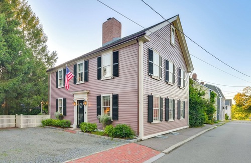 Salem Apartamento | < 1 Mi to Dtwn Salem: Apt w/Shared Patio & Yard!