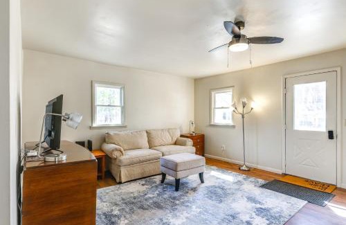 Saratoga Springs Apartamento | 1 Mi to Dtwn Saratoga Springs Cozy Duplex Apt!