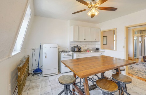 Stockade Historic District Apartamento | 1 Mi to Dtwn: Schenectady Apt in Stockade District