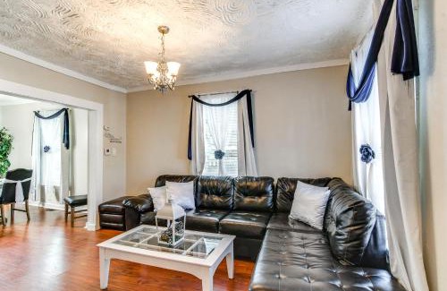 Downtown Des Moines Casa | 1 Mi to Dtwn The Rossi House in Des Moines!