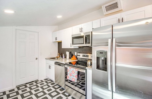 Menlo Park Casa | 1 Mi to Dtwn Tucson: Home w/ Fenced-In Yard
