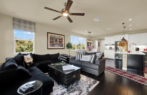 Winters Casa | 1 Mi to Dtwn Winters Home with Fire Pit and Patio!