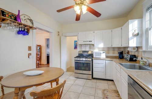 Arlington Casa | 1 Mi to East Falls Station: Home w/ Office!