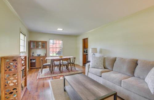 Green Valley Casa | 1 Mi to Friendly Center Greensboro Family Home