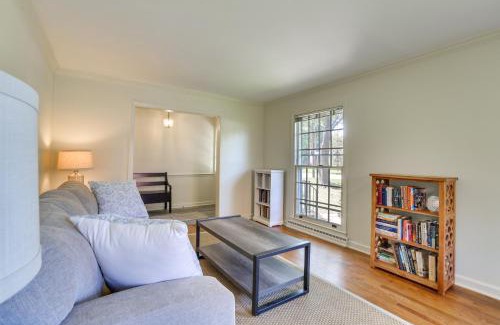 Green Valley Casa | 1 Mi to Friendly Center Greensboro Family Home