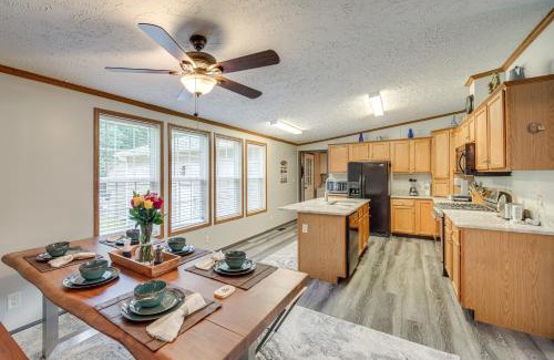 Geneva Casa | 1 Mi to Geneva SP Family Home with Game Room and Yard