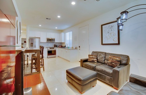 Sun City Apartamento | 1 Mi to Heritage Lake Park: Duplex w/ Patio!