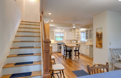 Brocton Apartamento | 1 Mi to Lake Erie State Park: Home w/Fire Pit!