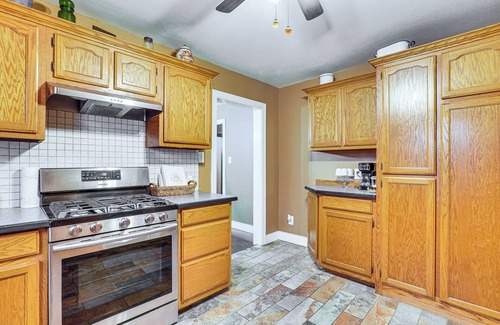 Berryville Casa | < 1 Mi to Main St Berryville: Spacious Family Home