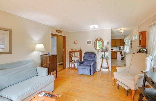 Ellsworth Casa | 1 Mi to Main St: Charming Elsworth Home w/ Yard!