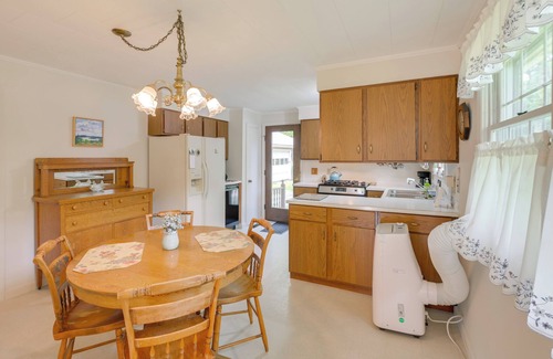 Ellsworth Casa | 1 Mi to Main St: Charming Elsworth Home w/ Yard!