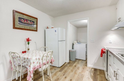 Joplin Casa | 1 Mi to Main St Joplin: Cozy Home w/ Shared Yard!