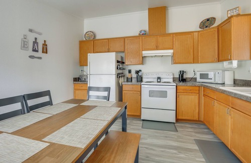 Portales Apartamento | 1 Mi to Main Street: Cozy Retreat in Portales