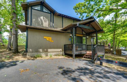 Osage Beach Casa | 1 Mi to Margaritaville Resort Cottage with Fire Pit