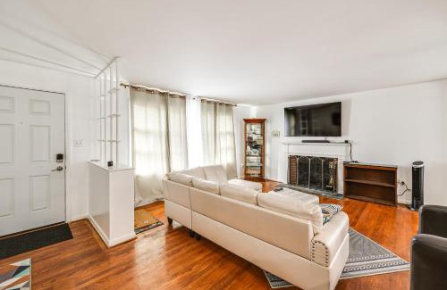 Mount Vernon Casa | 1 Mi to Mount Vernon! Family Home with Large Yard