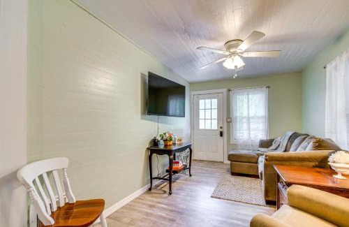 Ocala Casa | 1 Mi to Ocala Dtwn Square Home with Yard!