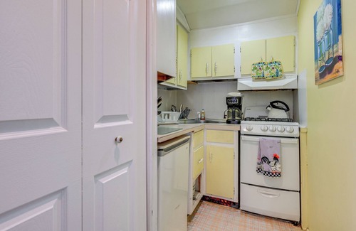 Downtown Casa | < 1 Mi to Old Town Lansing: Home w/ Furnished Deck
