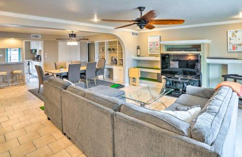 Scottsdale Estates Nine Casa | 1 Mi to Old Town Scottsdale Home with Putting Green
