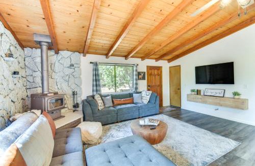 Groveland Casa | 1 Mi to Pine Mountain Lake Marina Yosemite Cabin!