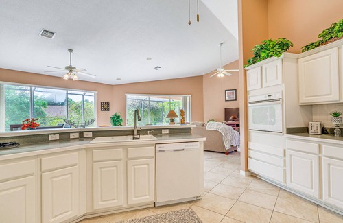 Dunnellon Casa | 1 Mi to Rainbow Springs State Park: Home w/ Lanai!
