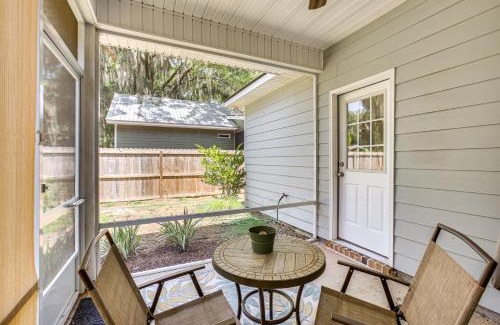 Darien Casa | 1 Mi to Riverfront Darien Family Home