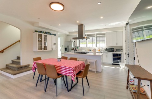 North Central Casa | 1 Mi to Rose Bowl: Pasadena Home w/ Fenced Yard!