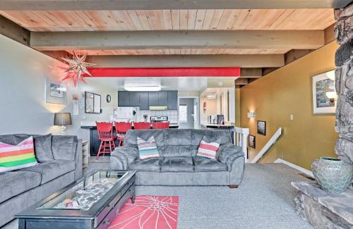 Tahoe Keys Apartamento | 1 Mi to Shore Quiet South Lake Tahoe Condo