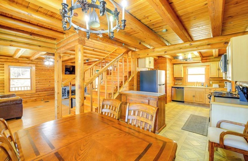 Pocahontas Cabina | < 1 Mi to Spearhead ATV Trails: Cabin w/ Deck!