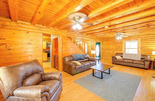 Pocahontas Cabina | < 1 Mi to Spearhead ATV Trails: Cabin w/ Deck!