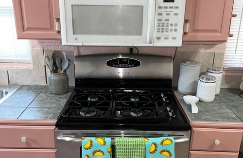 Griffin Heights Casa | 1 mi to Stadium-dog friendly-fence yrd
